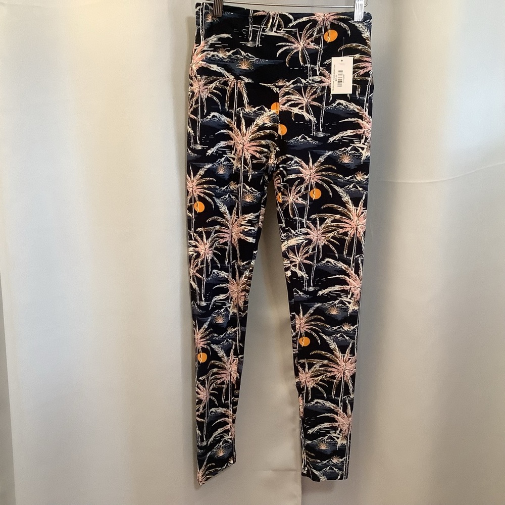 Leggings Women’s Size 2-10 Yoga Waistband Palm Tree Celebration Pattern